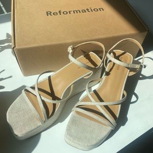Reformation Zolanda Platform Sandal - Oatmeal